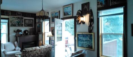 Comfort Suite, 1 Queen Bed with Sofa bed, Balcony | Desk, free WiFi