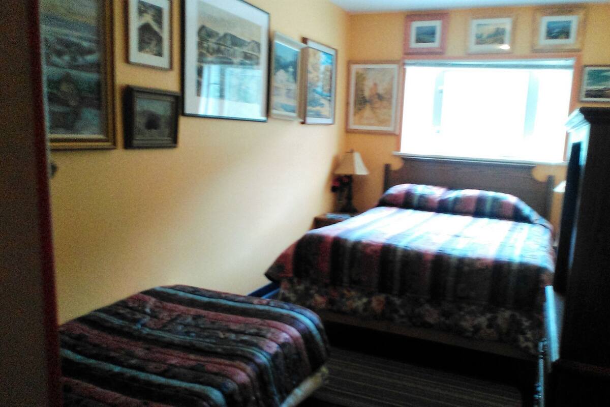 Habitación clásica, varias camas | Escritorio y wifi gratis
