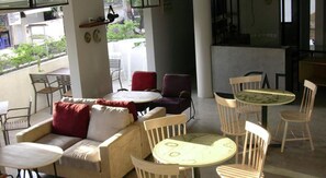 Breakfast, lunch, dinner served; international cuisine 