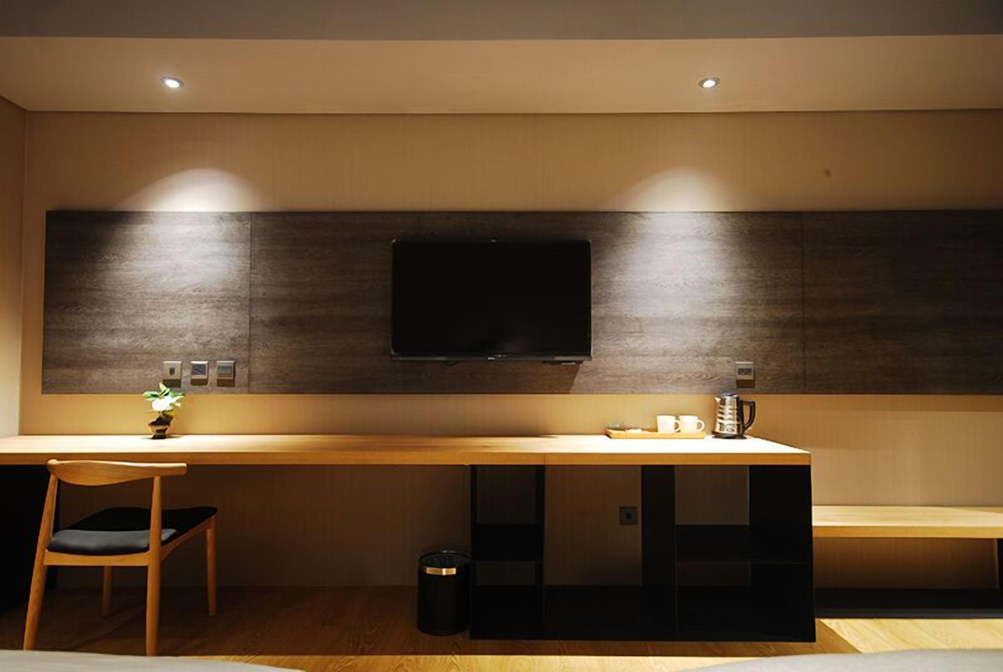 deluxe twin room, 2 single beds, hot tub | room amenity