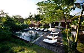 2 outdoor pools, free pool cabanas, pool loungers - Kalapa Resort and Yoga retreat (Canggu)