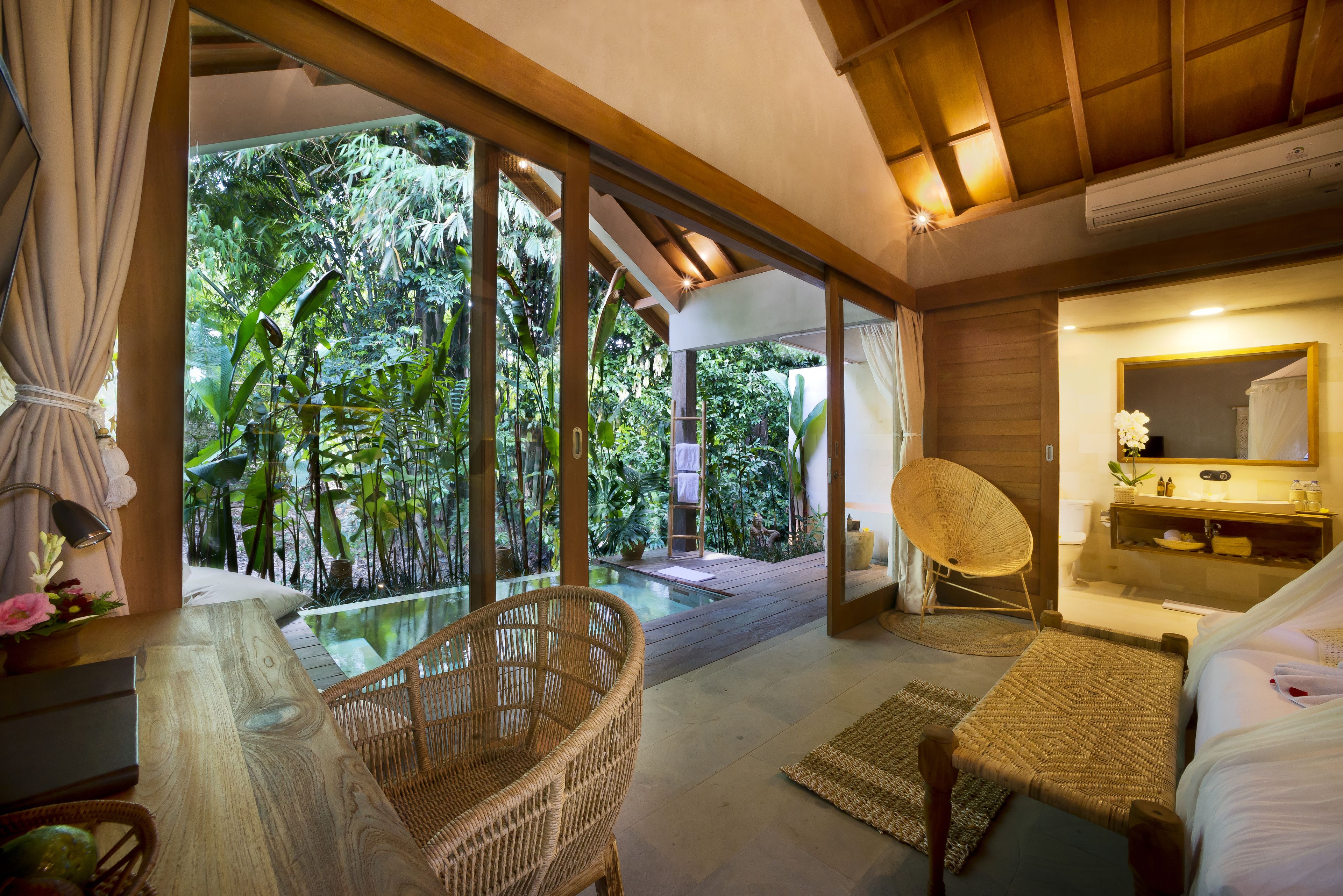 One Bedroom Villa with Private Pool and Bathtub (Free Yoga Session) | 1 bedroom, minibar, in-room safe, iron/ironing board