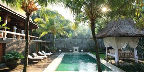 2 outdoor pools, free pool cabanas, pool loungers - Kalapa Resort and Yoga retreat (Canggu)