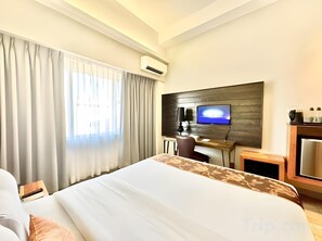 Minibar, in-room safe, rollaway beds, free WiFi - Cuarto Hotel (Cebu)