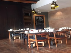 Breakfast, lunch, dinner served; Filipino cuisine