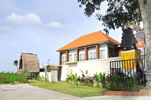 Front of property - Villa Tangtu Beach Inn (Denpasar)