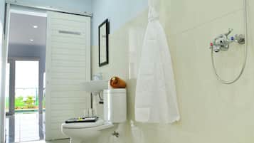 Suite, 2 dormitoris | Bany | Dutxa, articles de tocador gratuïts, bidet i tovalloles