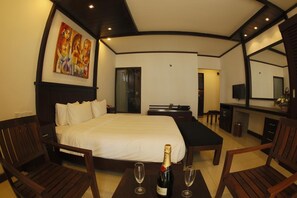 Minibar, in-room safe, desk, soundproofing