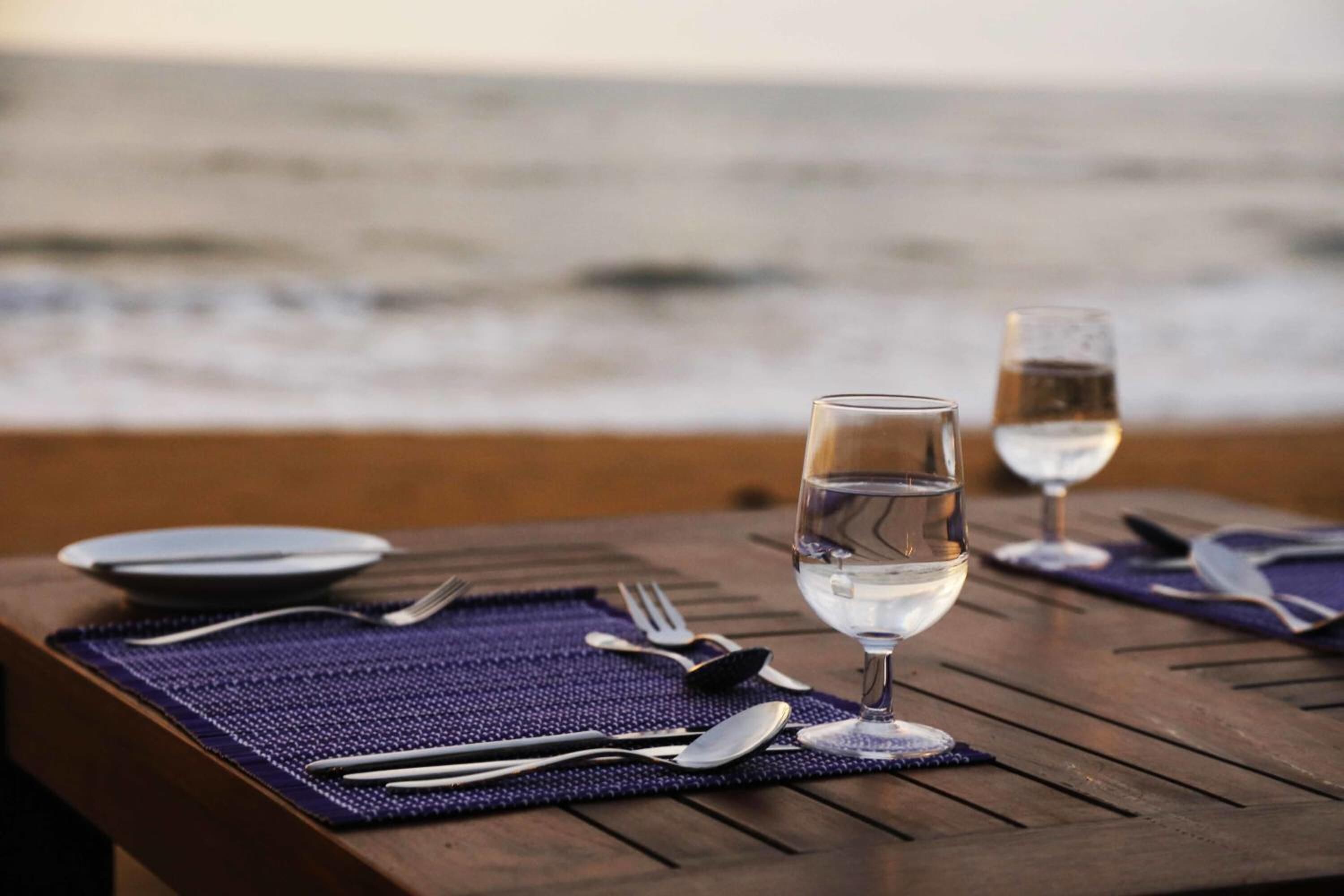 Breakfast, lunch, dinner served; international cuisine 