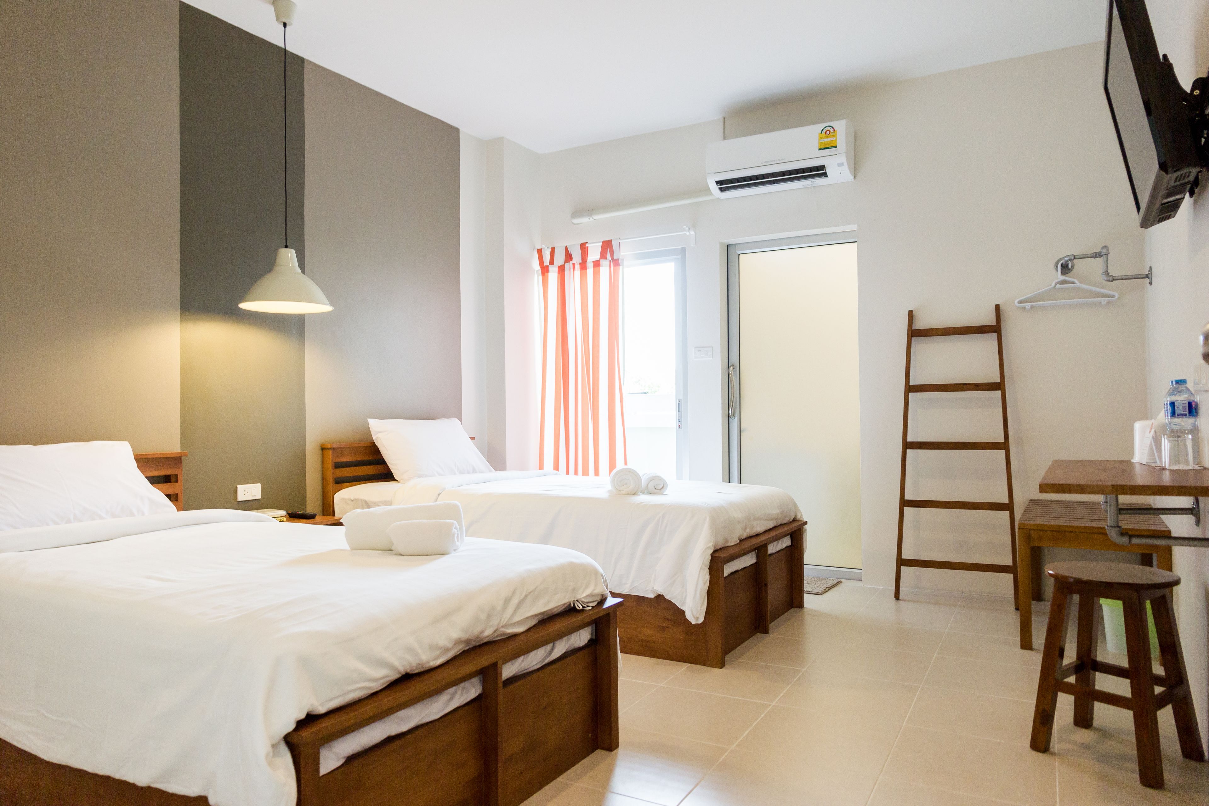 twin room, balcony | in-room safe, desk, free wifi