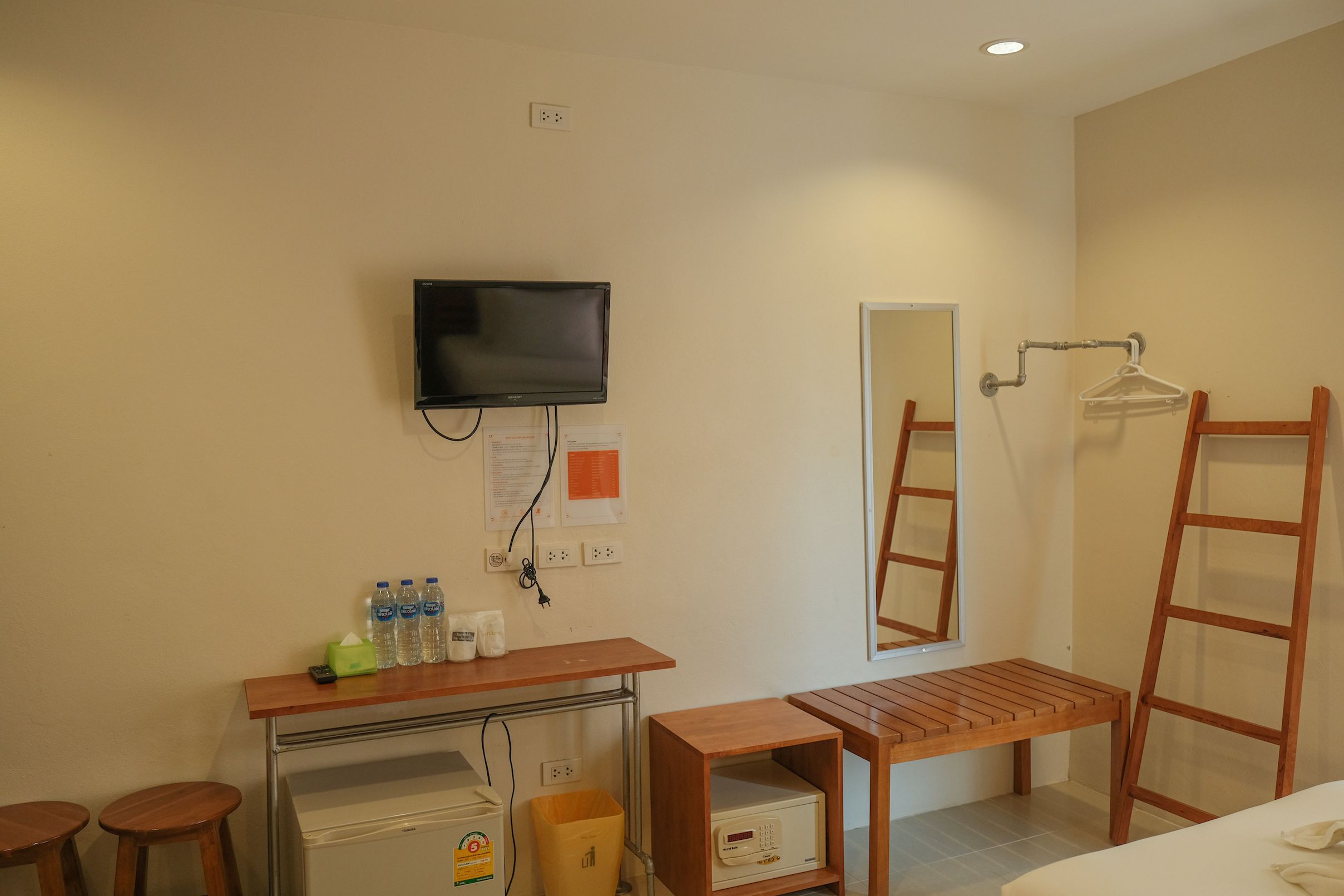basic triple room | in-room safe, desk, free wifi