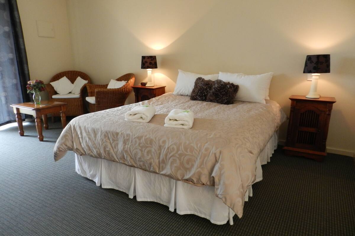 Deluxe-Zimmer, 1 Schlafzimmer | Schreibtisch, kostenloses WLAN, Bettwäsche