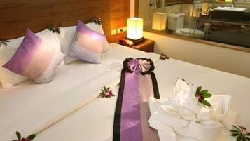 Allergikerbettwaren, Schreibtisch, Zustellbetten, Bettwäsche