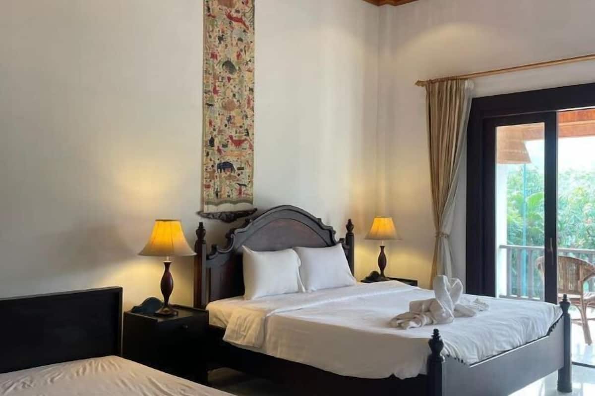 Individually decorated, desk, free WiFi, bed sheets