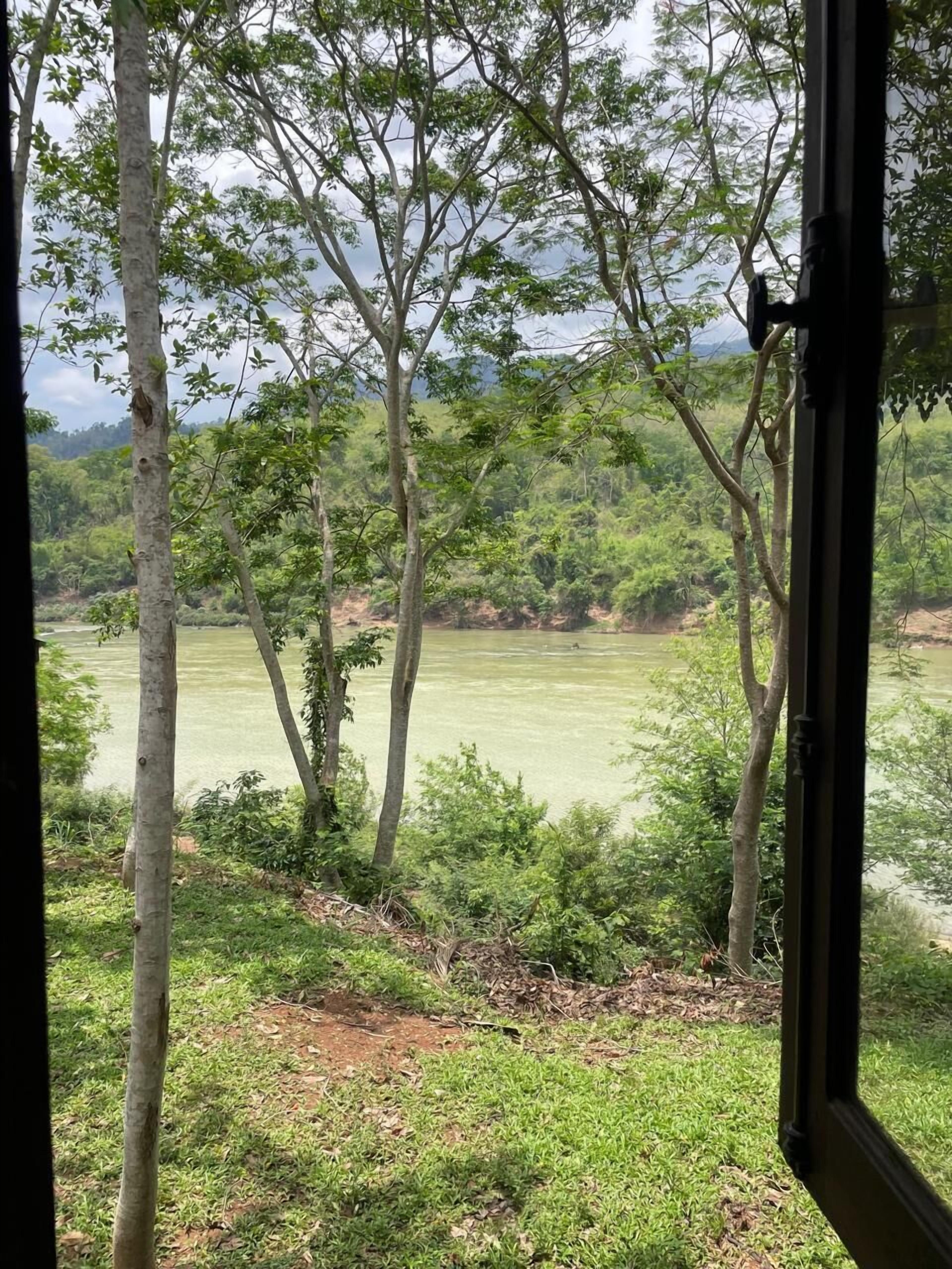 junior twin room, river view | bathroom | rainfall showerhead, free toiletries, hair dryer, bathrobes