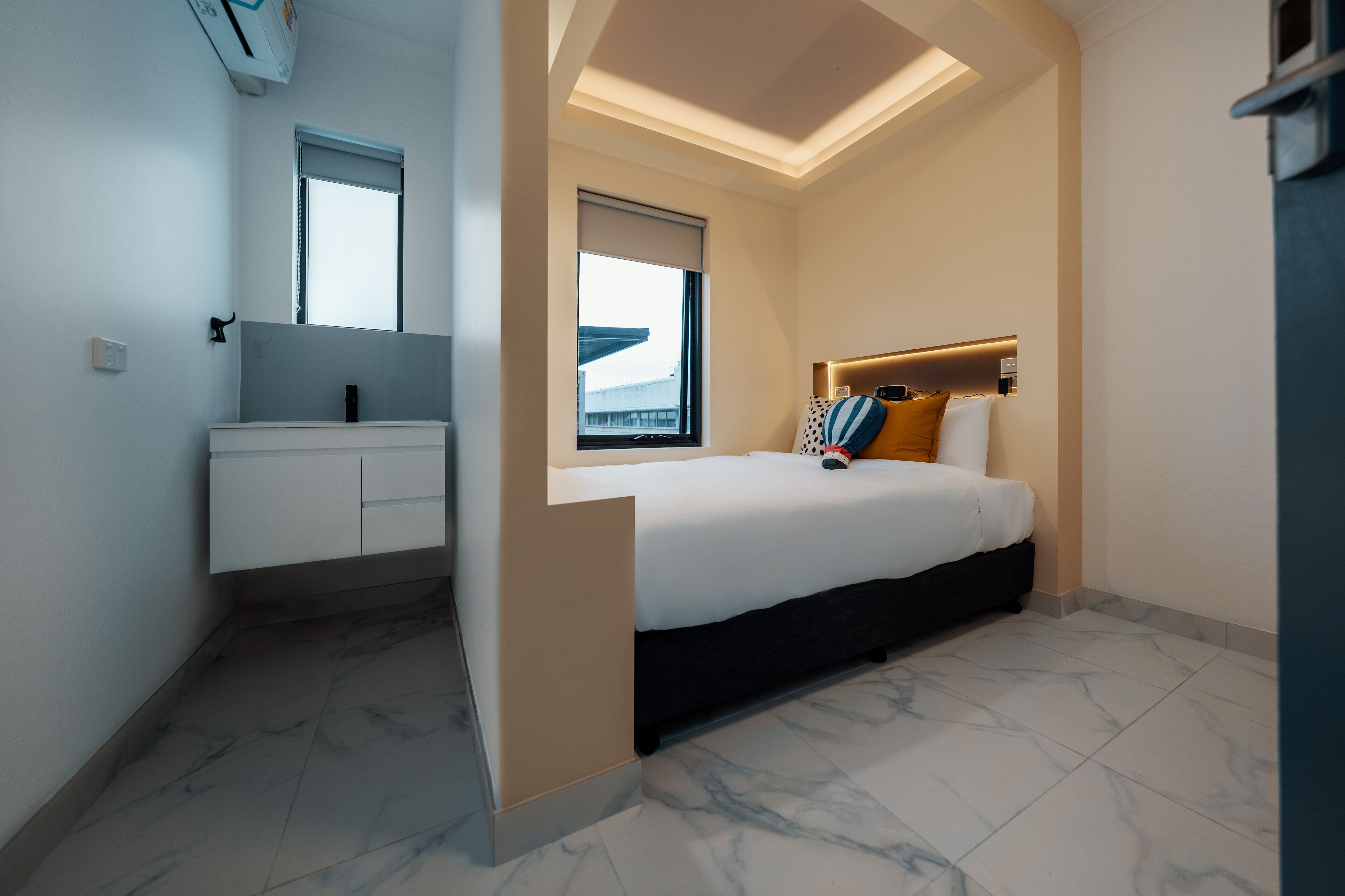 Deluxe-Doppelzimmer, Gemeinschaftsbad | Individuell dekoriert, individuell eingerichtet, Schreibtisch