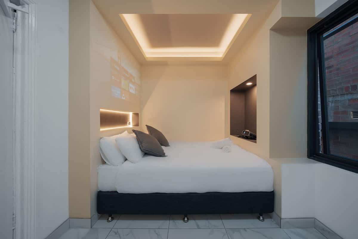 Deluxe Double room with Shared bathroom | Desk, WiFi (free), individually decorated, individually furnished