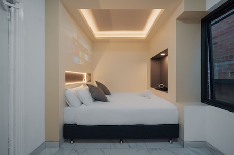Deluxe Double room with Shared bathroom | Individually decorated, individually furnished, desk, free WiFi. Cozy M Hostel