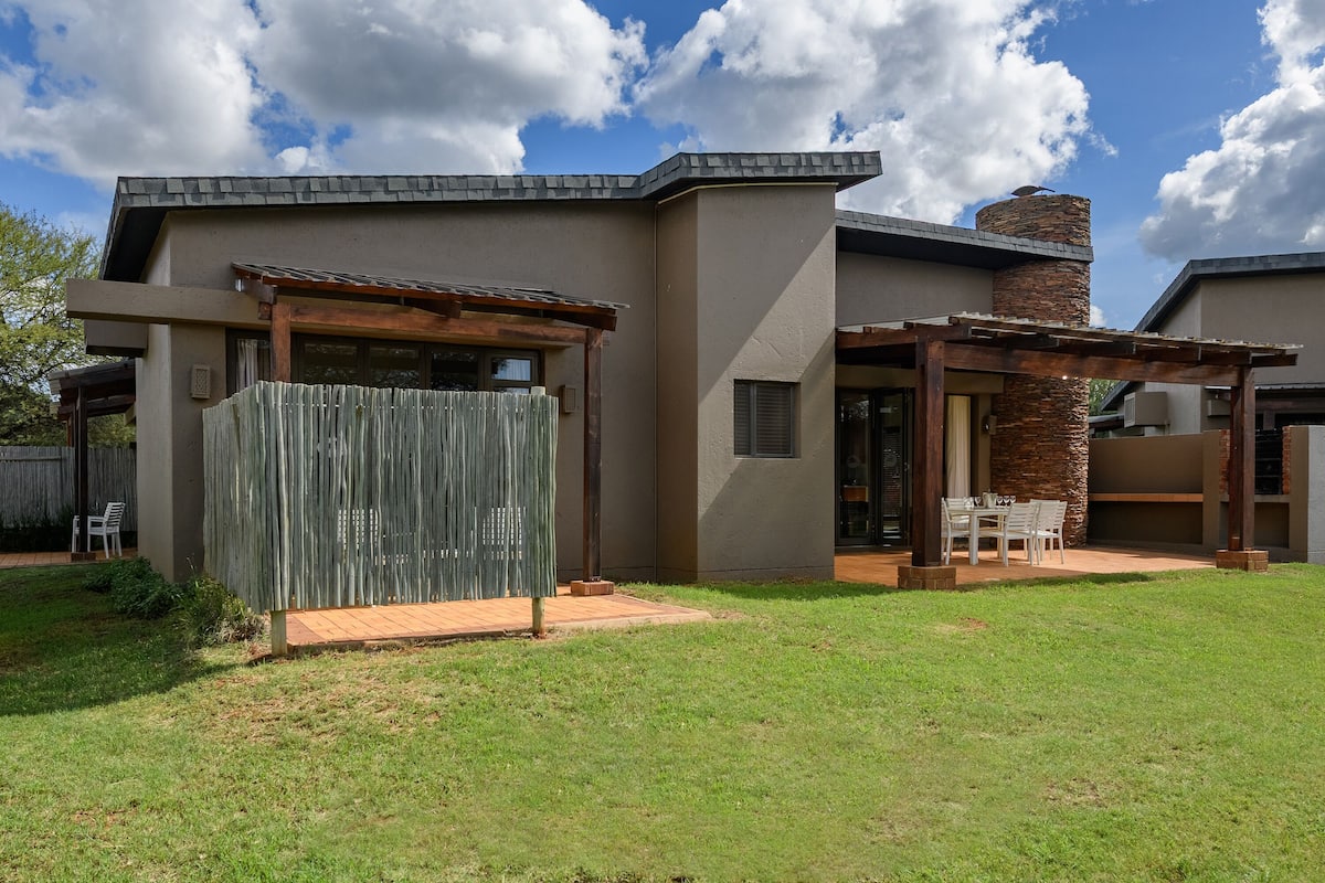 Three Bedroom Chalet with Patio | Terraza o patio
