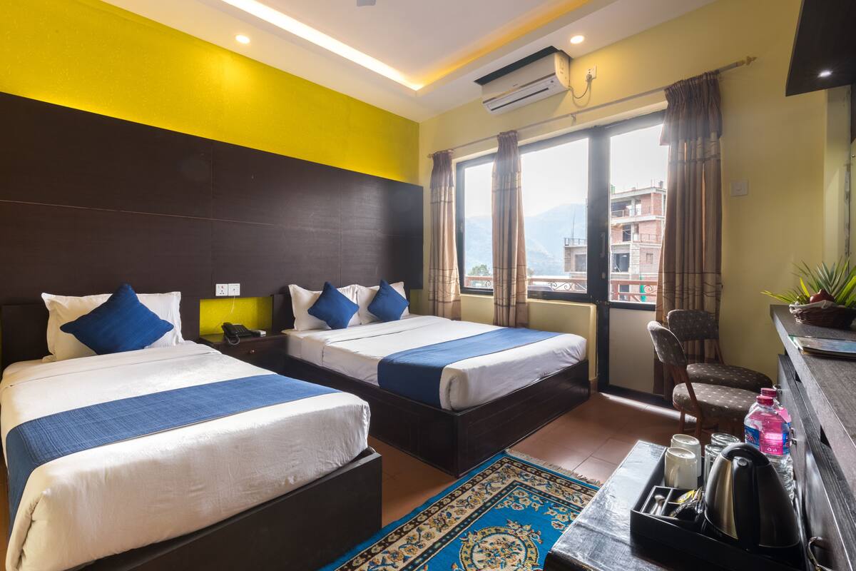 1 bedroom, premium bedding, desk, soundproofing