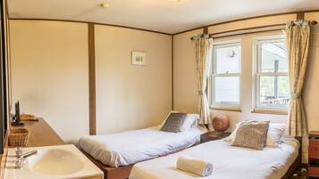 Habitación con 1 cama matrimonial o 2 individuales | Escritorio y wifi gratis