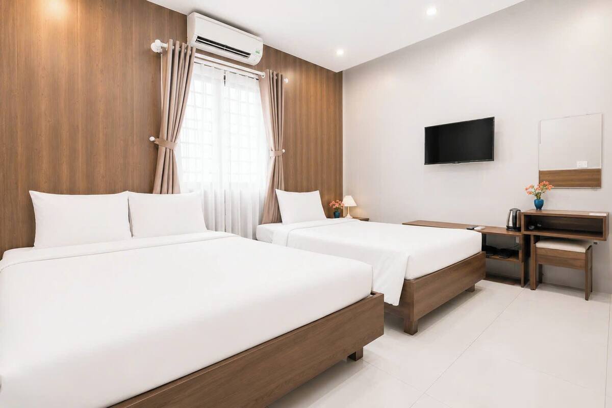 Superior Twin Room | Desk, blackout drapes, soundproofing, WiFi (free)