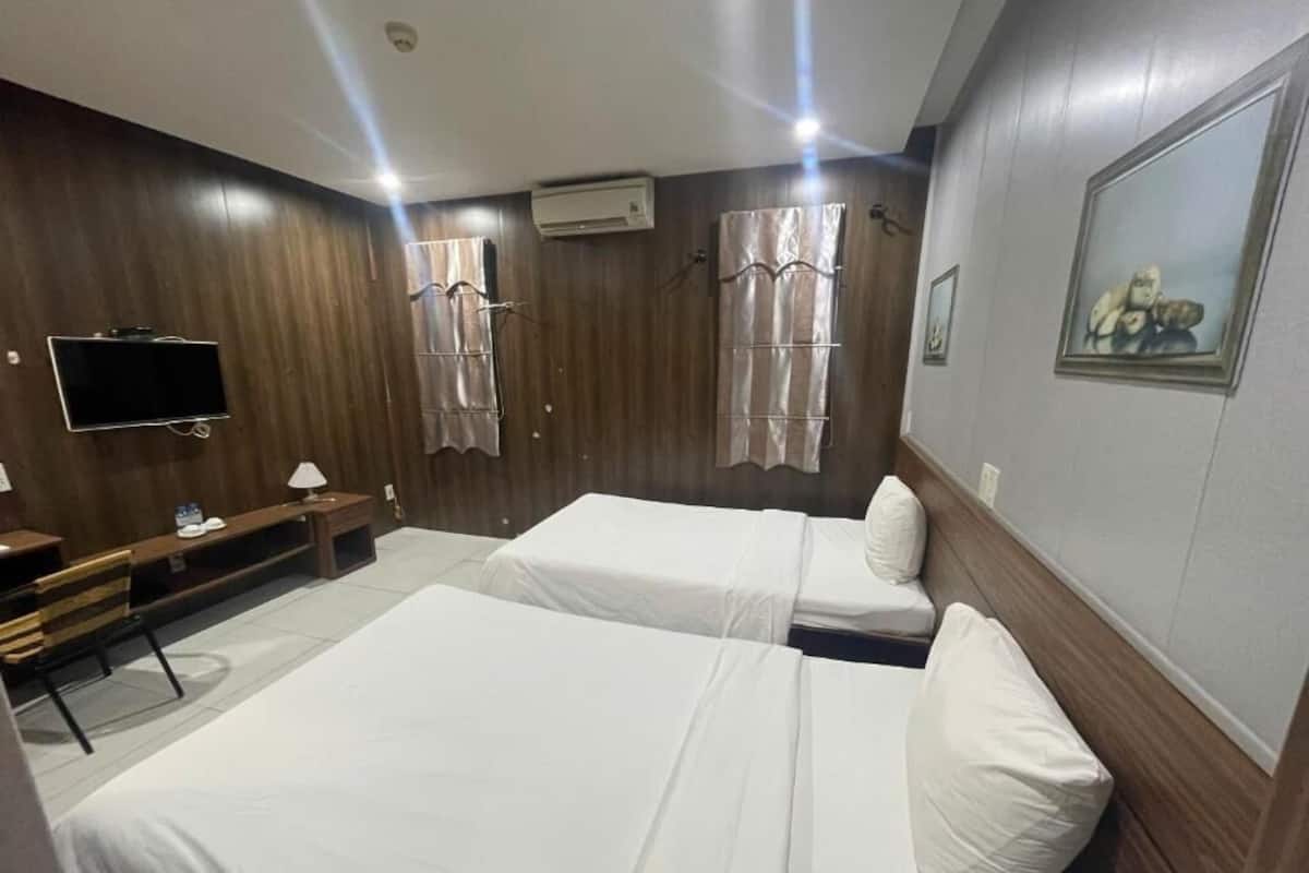 Superior Twin Room | Desk, blackout drapes, soundproofing, free WiFi