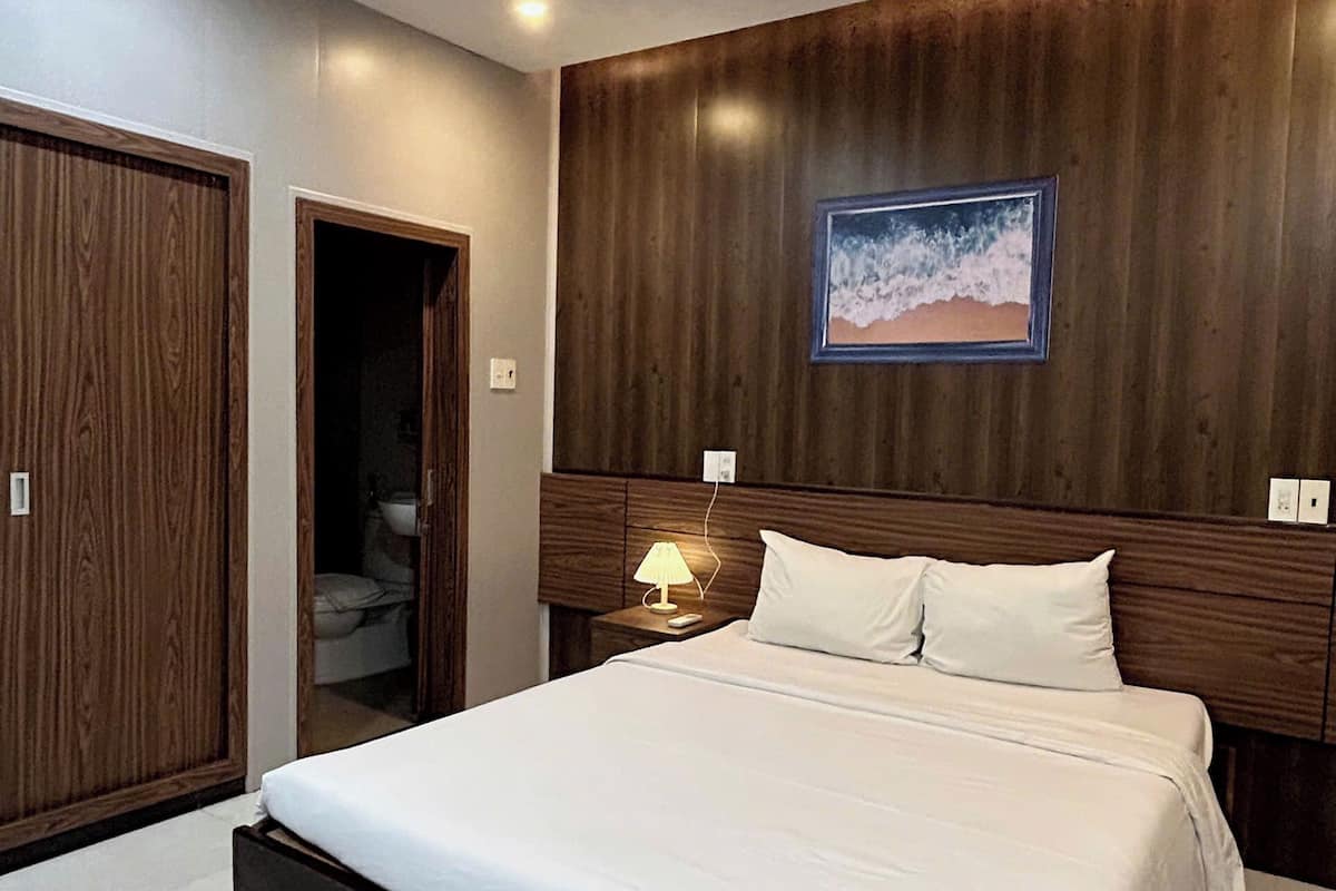 Superior Double Room, No Windows | Minibar, desk, soundproofing, free WiFi