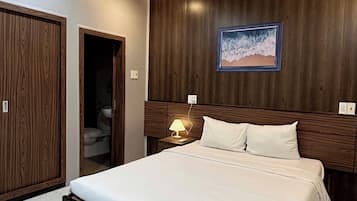 Superior Double Room, No Windows | Minibar, desk, soundproofing, free WiFi
