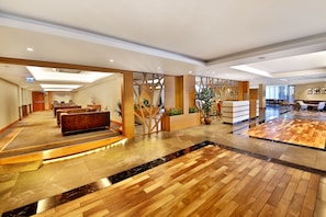 Lobby-Lounge