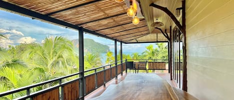 Chambre familiale, 2 chambres, vue sur la mer | Vue du balcon