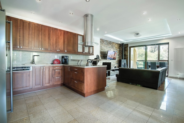 Superior Apartment, 3 Bedrooms | Individually decorated, individually furnished, desk, laptop workspace