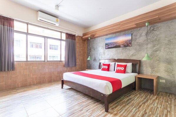 Superior Double Room | In-room safe, desk, free WiFi, bed sheets