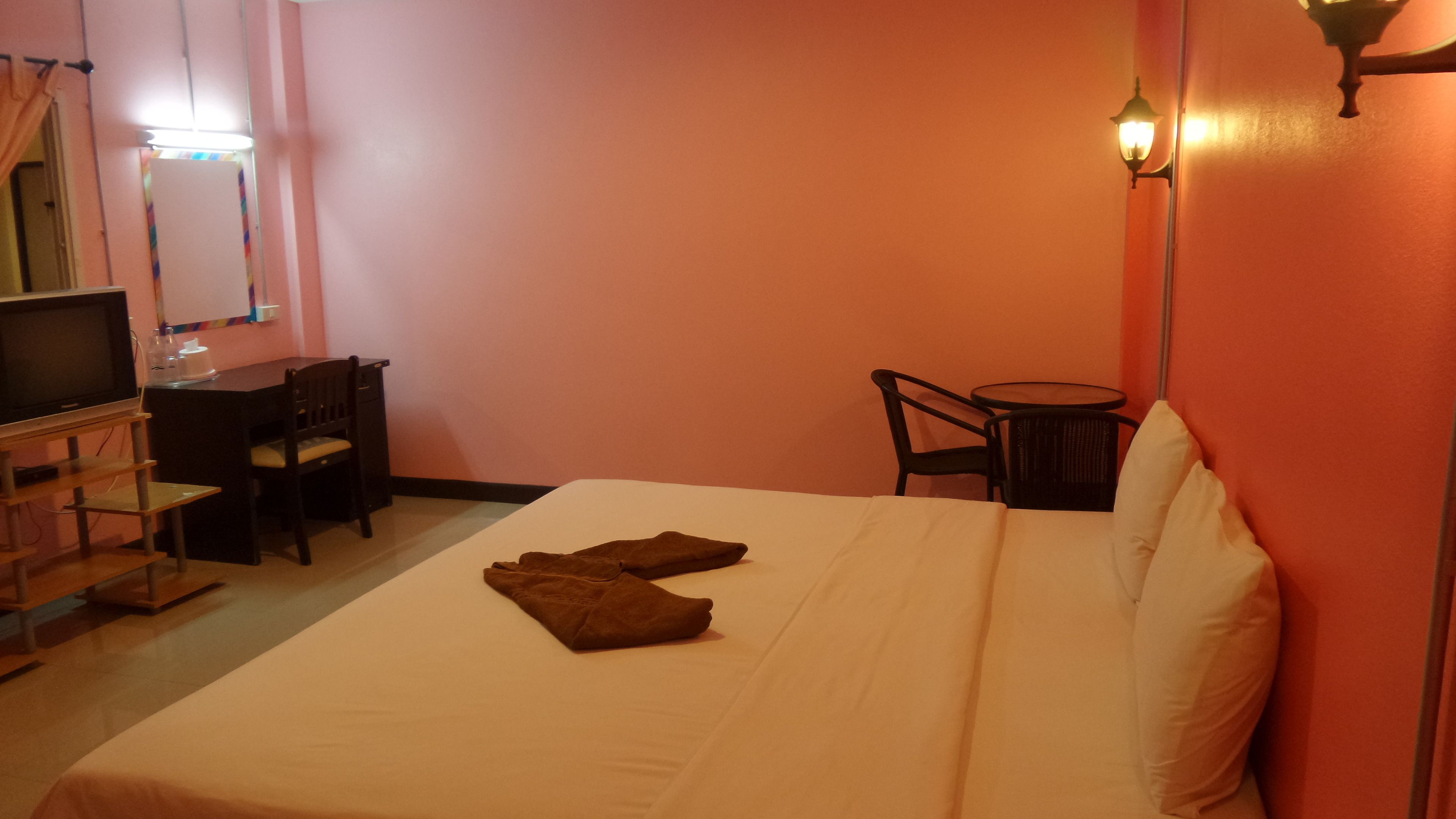 air conditioning double room | desk, free wifi
