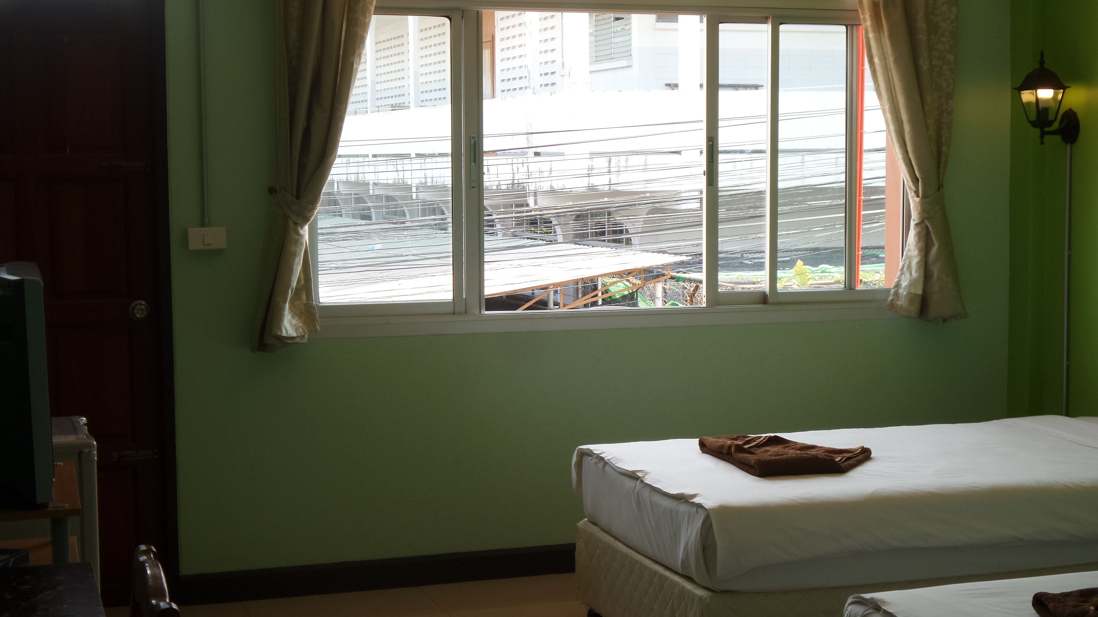 Air Conditioning Twin Room | Desk, free WiFi