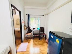 Standard Double Room | Free WiFi - Miss Hong House (Rayong)