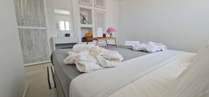 Deluxe House, 1 Bedroom | Minibar, in-room safe, soundproofing, free cribs/infant beds - Lemon Tree Houses (Folegandros)