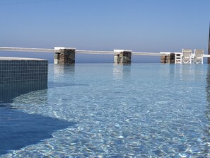 Seasonal outdoor pool, open 9:00 AM to 7:30 PM, pool umbrellas - Lemon Tree Houses (Folegandros)