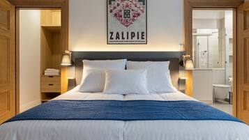 Apartment, 1 Bedroom, Fireplace | Premium bedding, down comforters, in-room safe, individually decorated