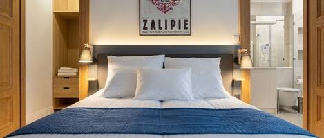 Apartment, 1 Bedroom, Fireplace | Premium bedding, down comforters, in-room safe, individually decorated