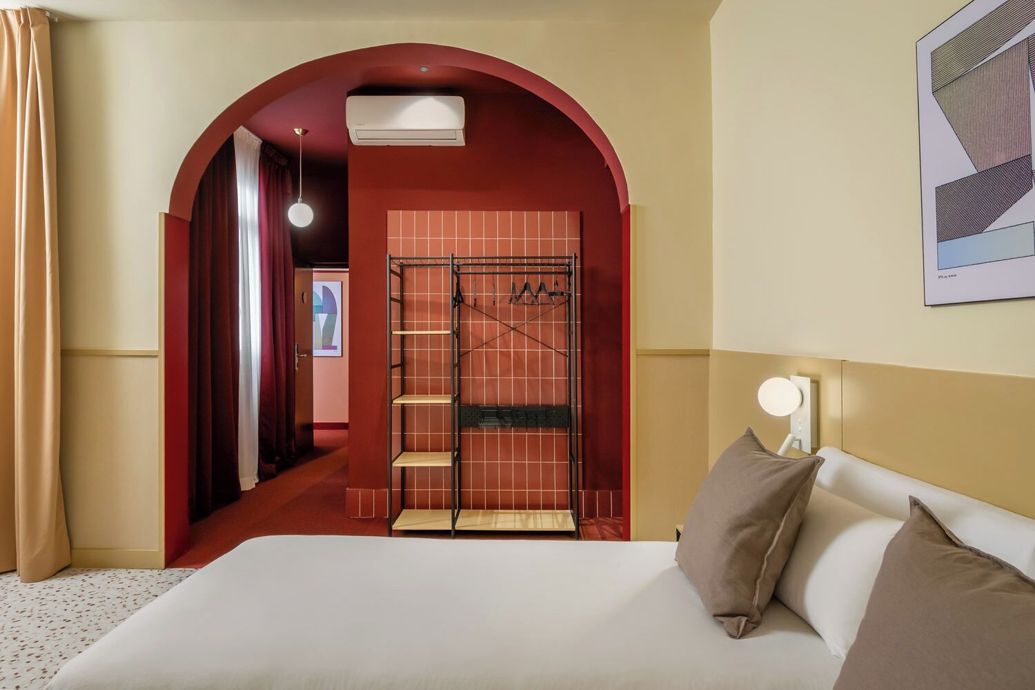 Habitació amb dos llits individuals | Escriptori, bressols gratuïts, wifi gratuïta i roba de llit 