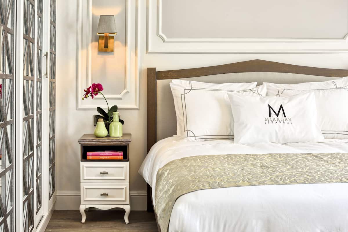 Familie suite | Luxe beddengoed, een minibar, een kluis op de kamer, een bureau