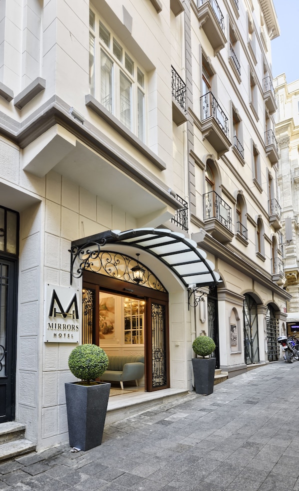 Front of property - Mirrors Hotel (Istanbul)
