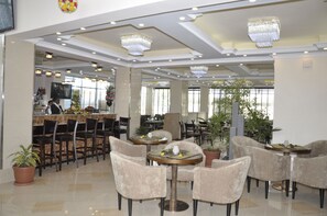 بار (في المنشاة)