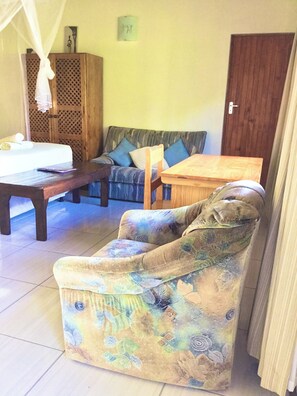 Premium bedding, down comforters, in-room safe, individually decorated