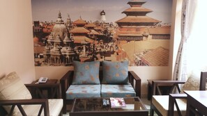 华丽套房, 1 间卧室, 无烟房, 山景 | 客厅 | 等离子电视、DVD 播放器