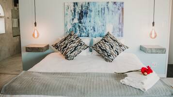 Deluxe Double or Twin Room | Minibar, in-room safe, desk, laptop workspace