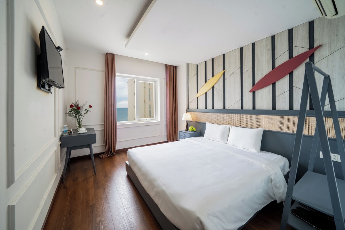 Deluxe Double Room, Sea View | Premium bedding, down duvets, minibar, in-room safe