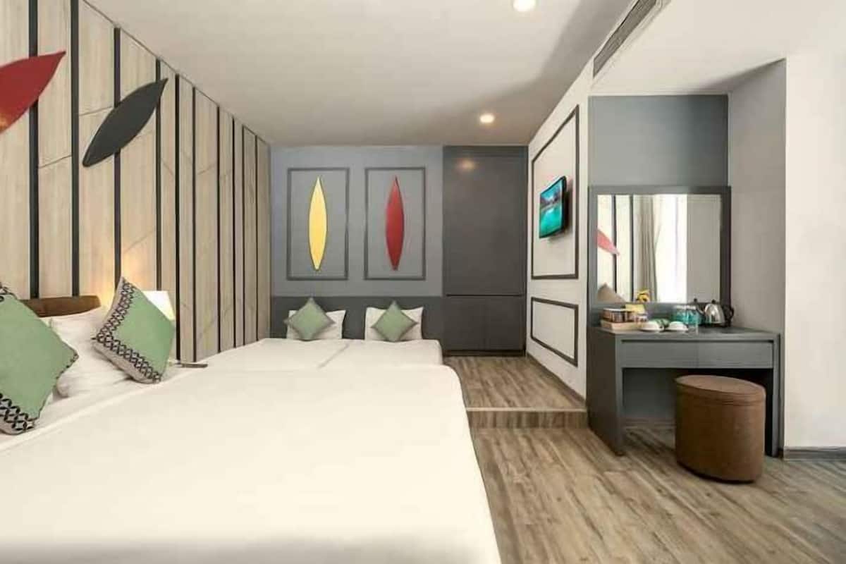 Premium bedding, down duvets, minibar, in-room safe