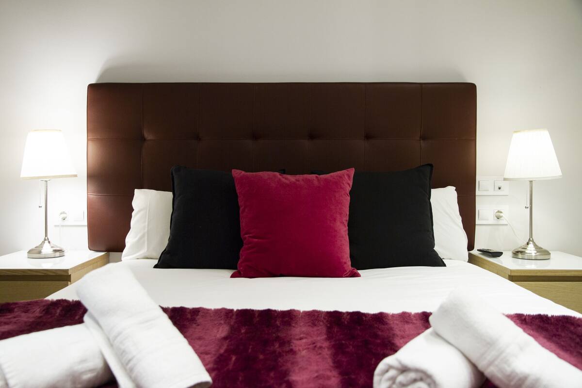Literie de qualité supérieure, coffres-forts dans les chambres
